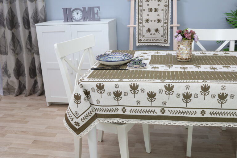 Medvilninė staltiesė rudos tulpės, tautiška staltiesė,lietuviškas stalo dekoras, kokybiška staltiesė