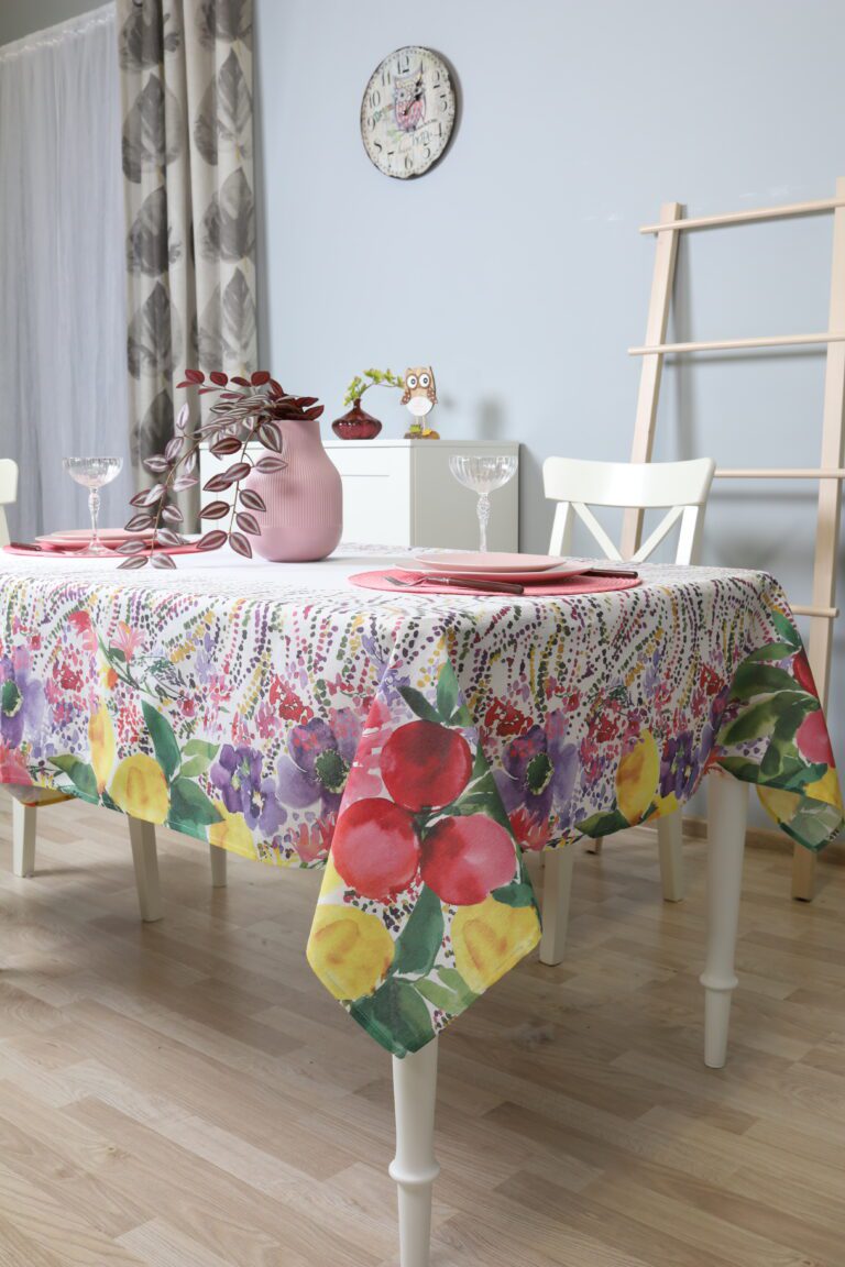 cotton tablecloth, floral tablechloth, medvilniė staltiesė, staltiesė su drugeliais, staltiesė su gėlėmis, Medvilninė staltiesė Rudens simfonija, ryški staltiesė, staltiesė su vaisiais