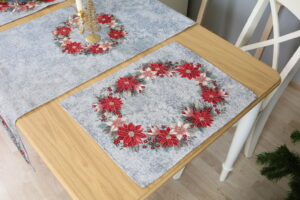 Kalėdinė Stalo servetelė Sidabrinis Puansetijų Vainikas, gobelinis stalo takelis, stalo dekoras, kaledinis stalo dekoras, sventinis stalo dekoras