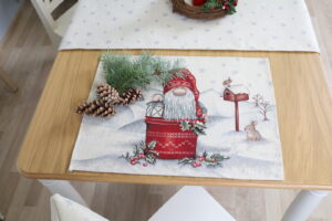 Kalėdiniė servetelė Nykštukai, kaledinis stalo dekoras, namų dekoras, iskritinis stalo dekoras, sventinis stalo dekoras, kaledu dovana.