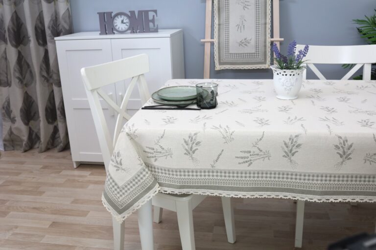 medvilninė staltiese levanda, kokybiska staltiese, staltiese su neriniais, cotton tablecloth with lavender