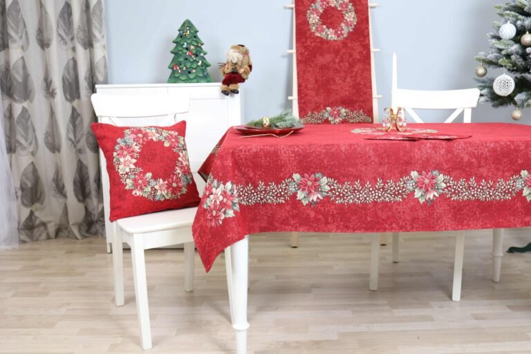 Raudona Kalėdinė Stalo staltiese Puansetijų Vainikas, gobelinis stalo staltiese, stalo dekoras, kaledinis stalo dekoras, sventinis stalo dekoras, Red Christmas Tablecloth Poinsettia Wraith, Textile Tablecloth Christmas table decor, Winter Holiday table decor