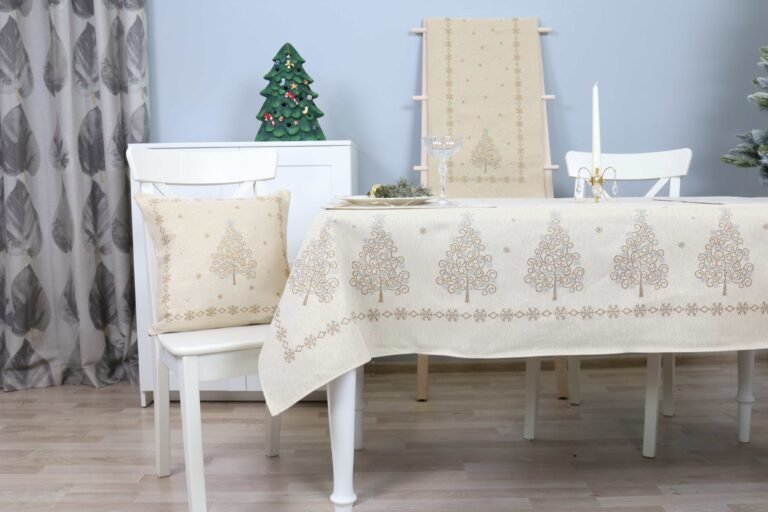 Kalėdinė Stalo staltiese Stebuklingos Sventes, gobeline stalo staltiese, stalo dekoras, kaledinis stalo dekoras, sventinis stalo dekoras, Christmas Tablecloth Magical Celebrations, Textile Tablecloth Christmas table decor, Winter Holiday table decor