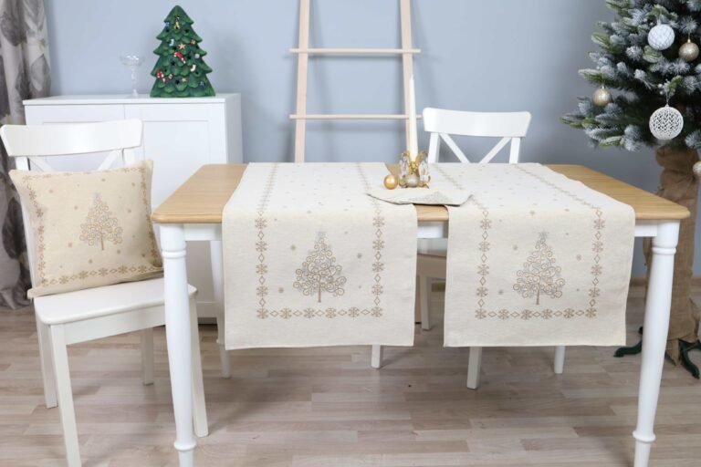 Kalėdinė Stalo takelis Stebuklingos Sventes, gobeline stalo takelis, stalo dekoras, kaledinis stalo dekoras, sventinis stalo dekoras, Christmas Table Runner Magical Celebrations, Textile Table runner Christmas table decor, Winter Holiday table decor