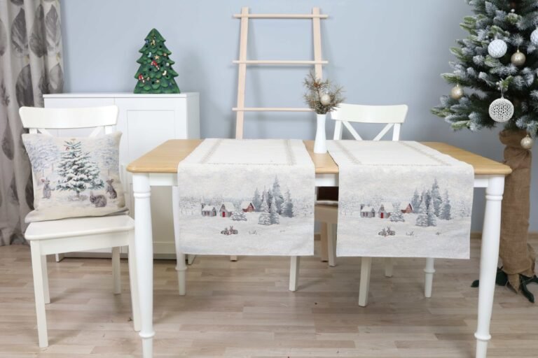 Kalėdinė Stalo takelis Sniego Pasaka, gobelinis stalo takelis, stalo dekoras, kaledinis stalo dekoras, sventinis stalo dekoras, Christmas Table Runner Snow Fairy Tale, Textile Table runner Christmas table decor, Winter Holiday table decor