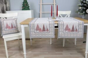 Takelis Raudonas Paslaptingas Miskas, gobelinis takelis, stalo dekoras, kaledinis stalo dekoras, sventinis stalo dekoras, Table Runner Red Mysterious forest, Textile Table Runner, Christmas decor, Winter Holiday table decor