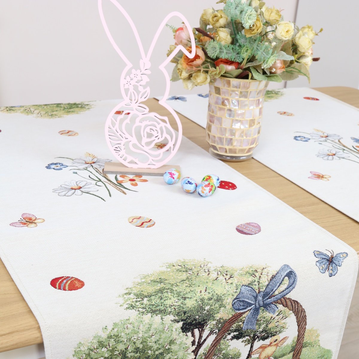 Stalo takelis Velykų belaukiant, Table runner Awaiting Easter, home dining table decor