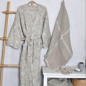 Line bathrobe Gray letters