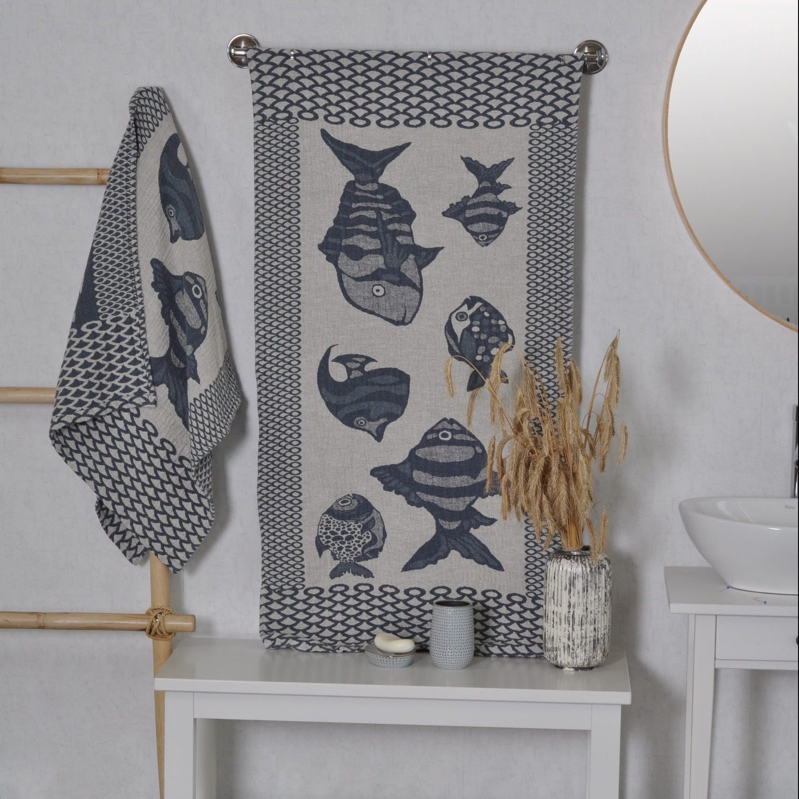 Line towel Light Blue Fish