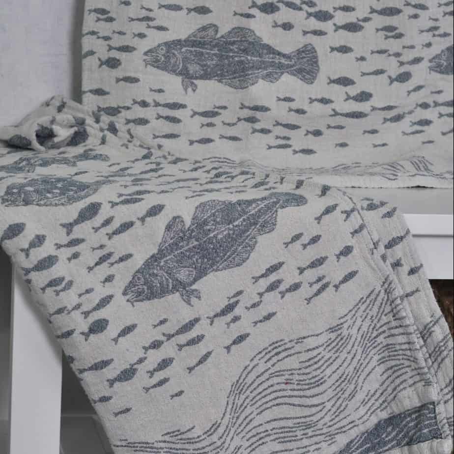 Line towel Fish - Image 2