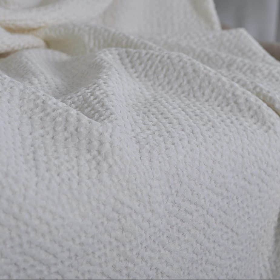 White Evening Line - Image 2