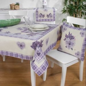 Table Levanda and hearts