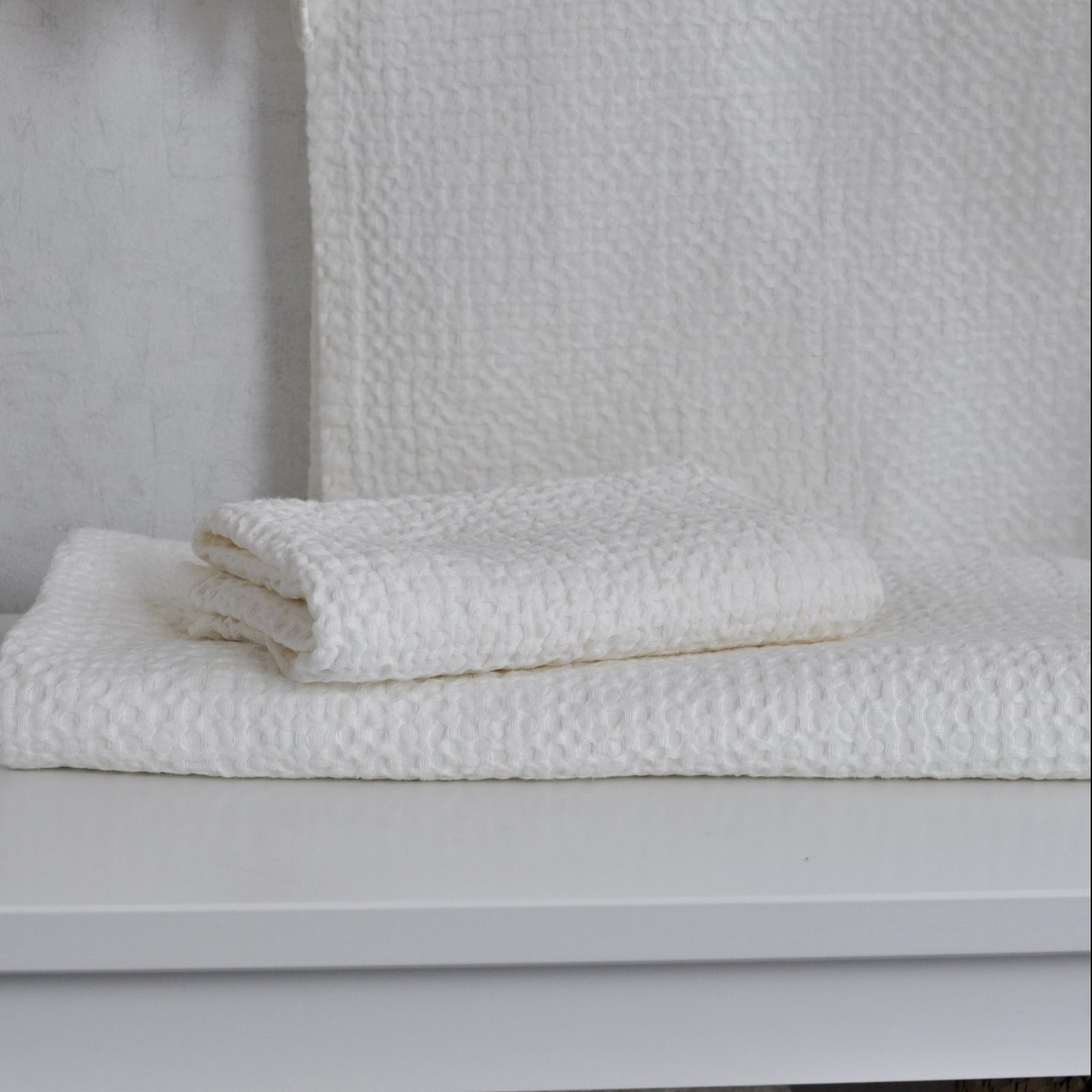 White waffle linen towel - Image 4