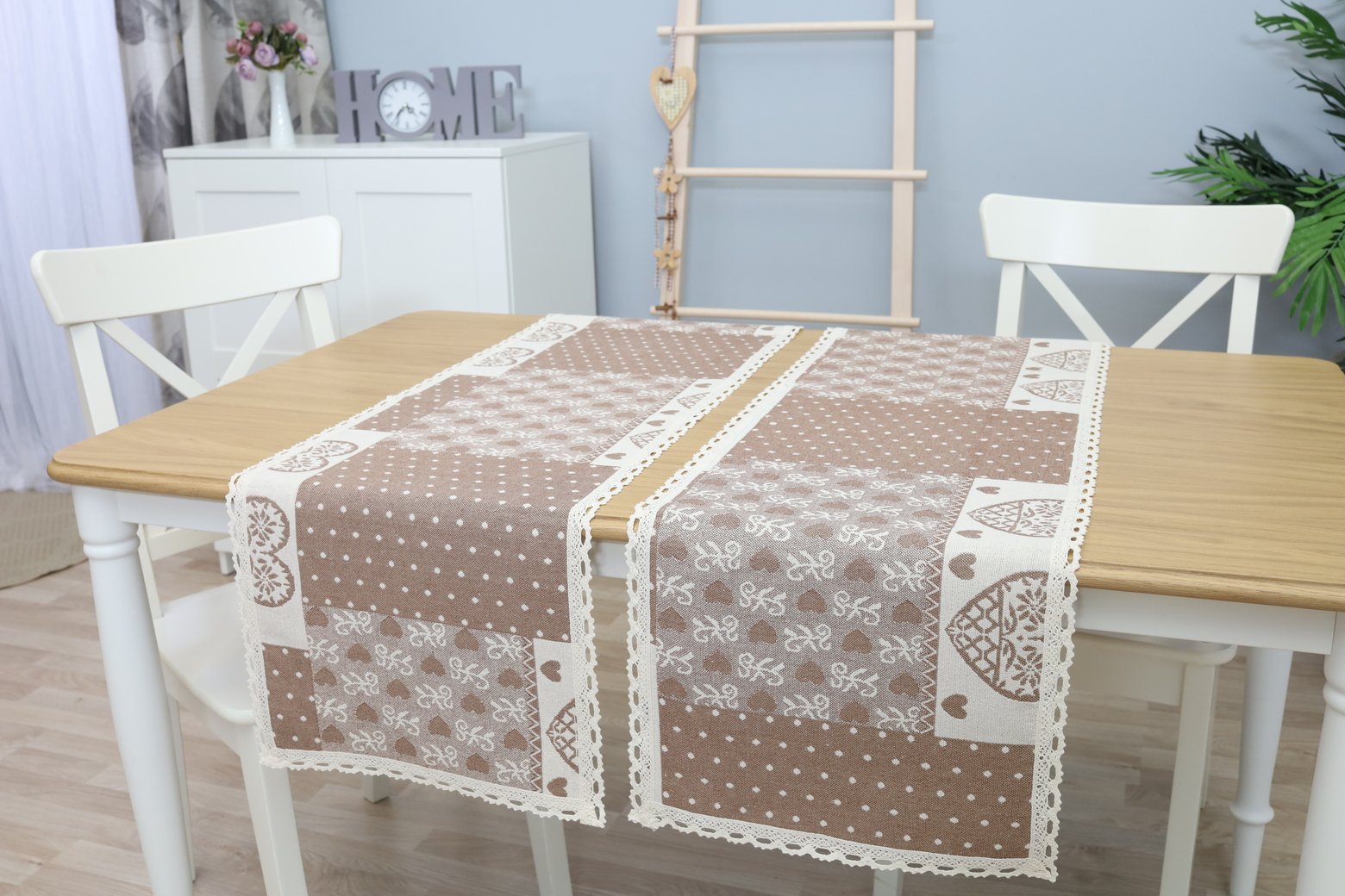 Table runner Brown hearts