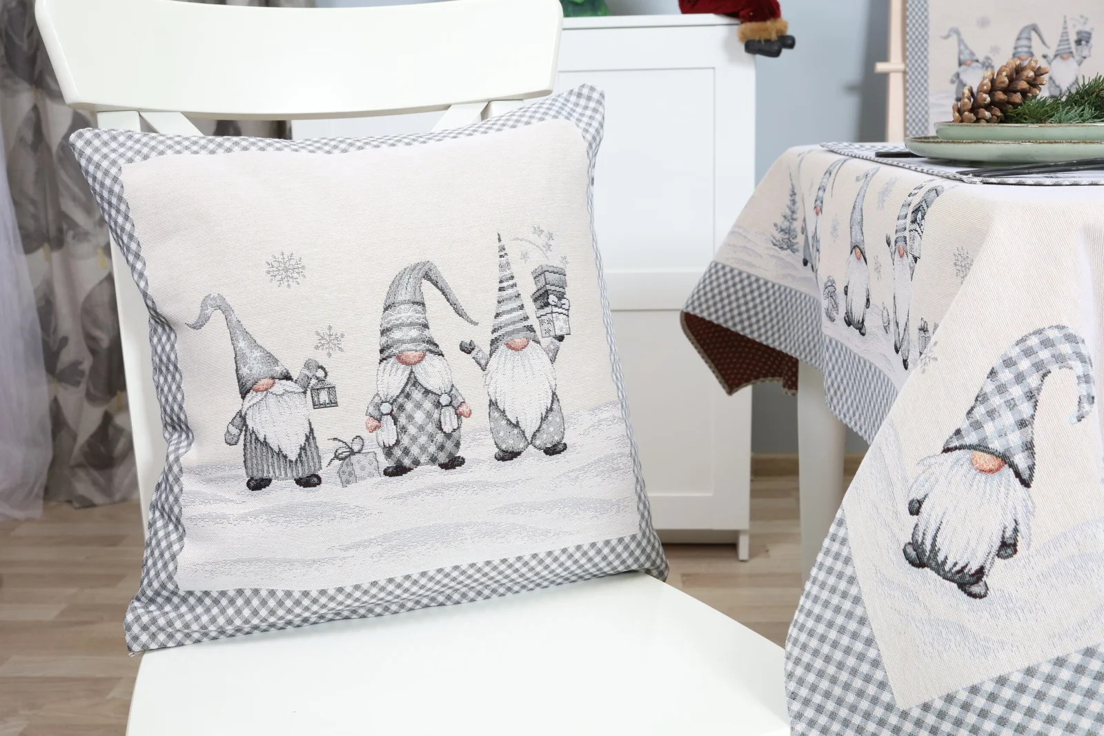 Double-sided pillow Dwarf Friendship - Image 2