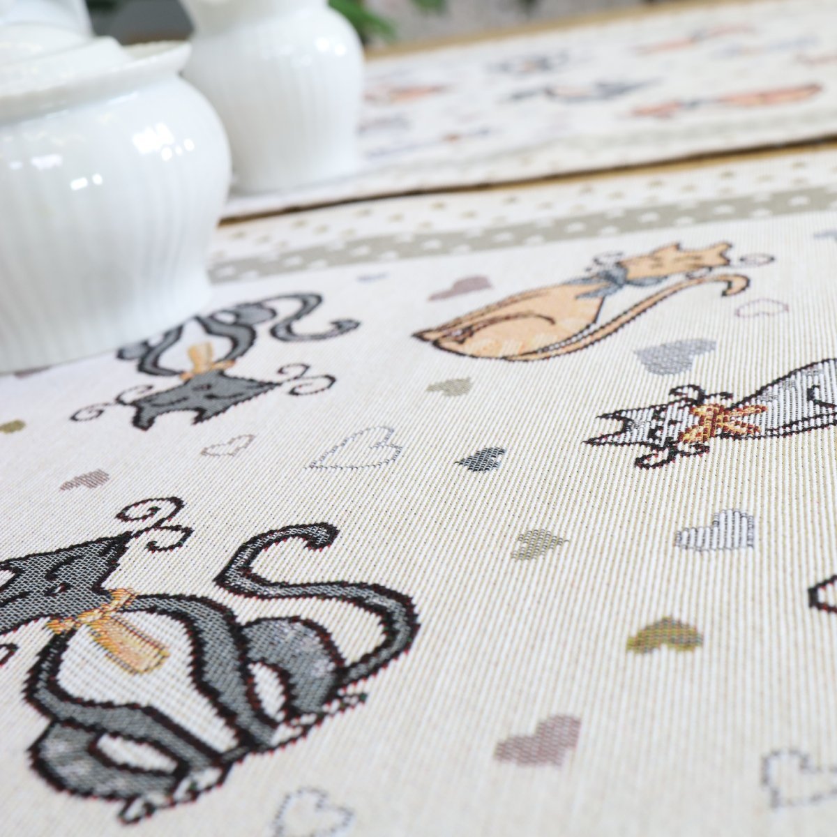 Stalo takelis Katinukai, Table runner Kittens, home dining table decor