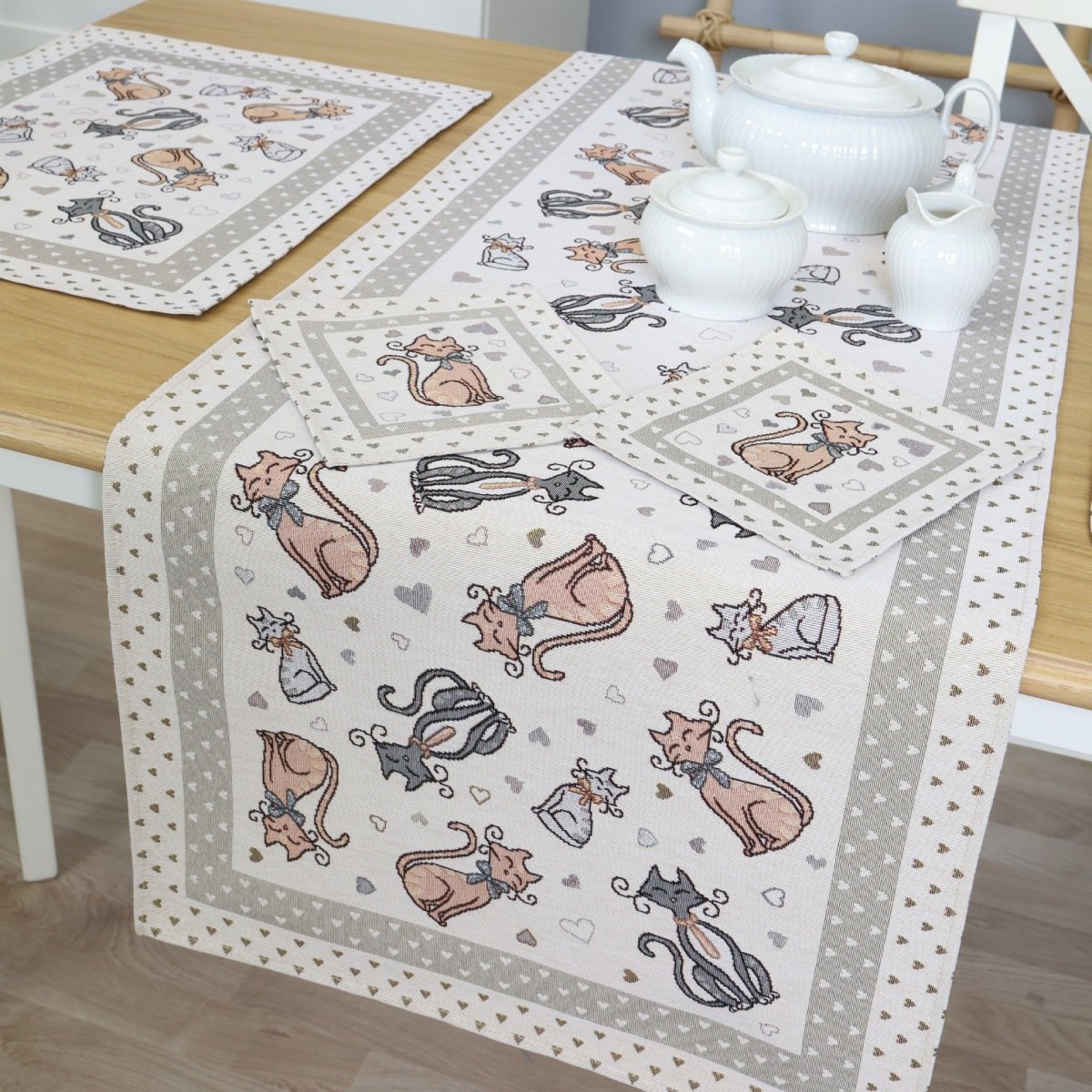 Stalo takelis Katinukai, Table runner Kittens, home dining table decor
