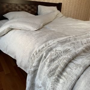 Soft linen cover with buttons