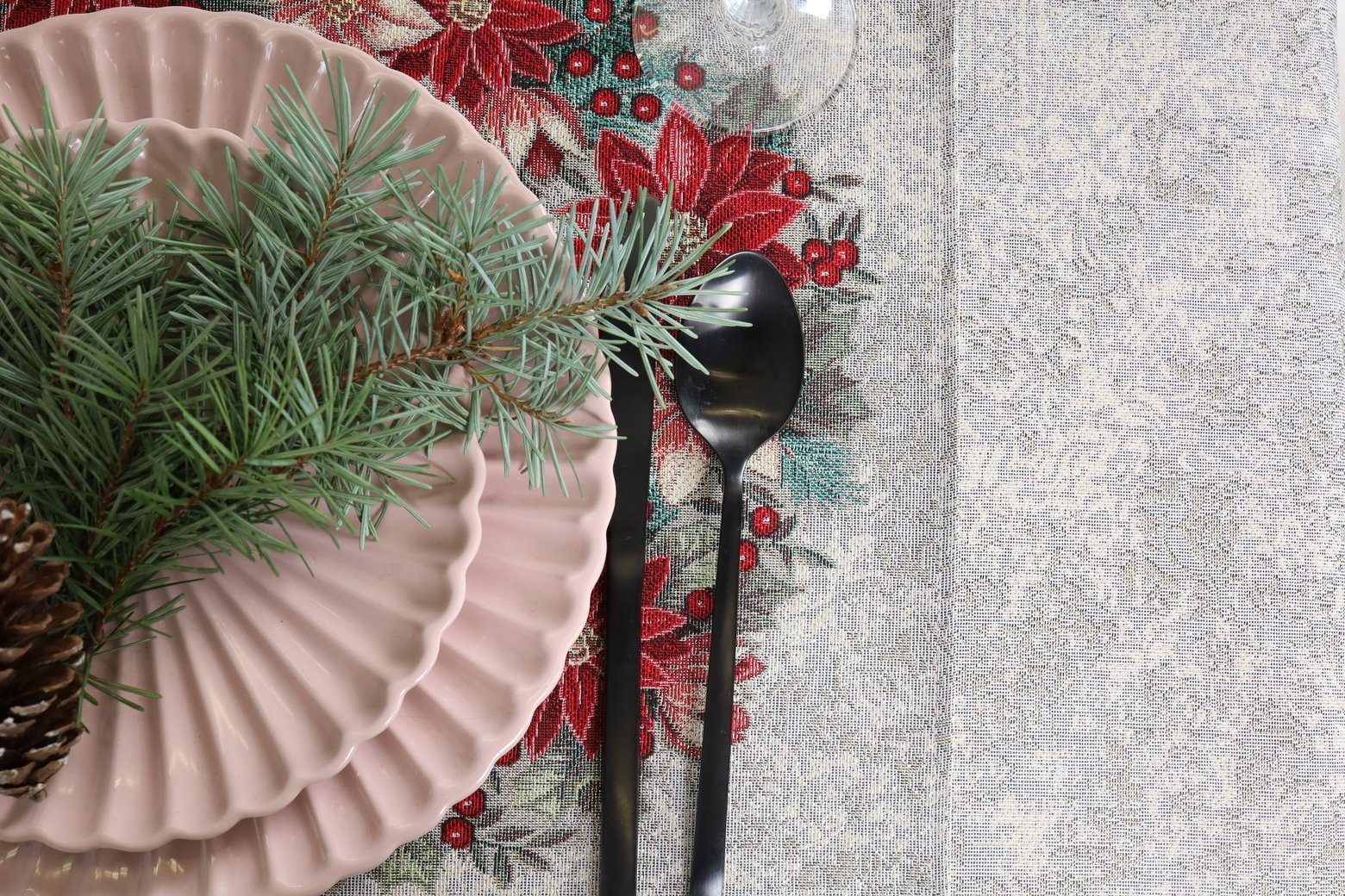 Christmas table napkin Poinsettia Wreath - Image 4