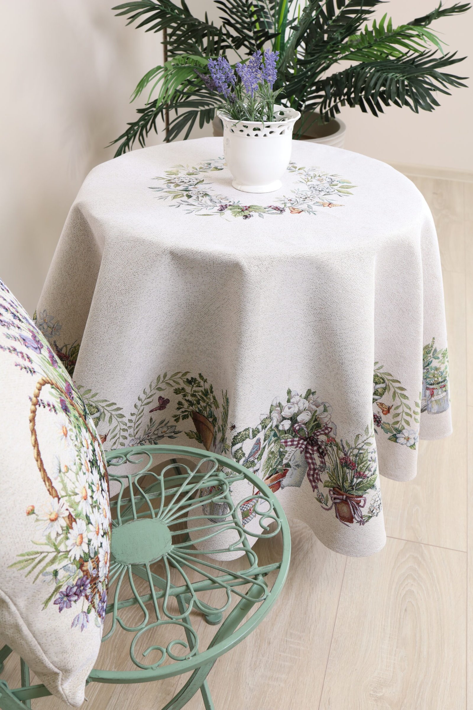 Apvali stalo staltiese Levandų elegancija, Round tablecloth Lavender elegance