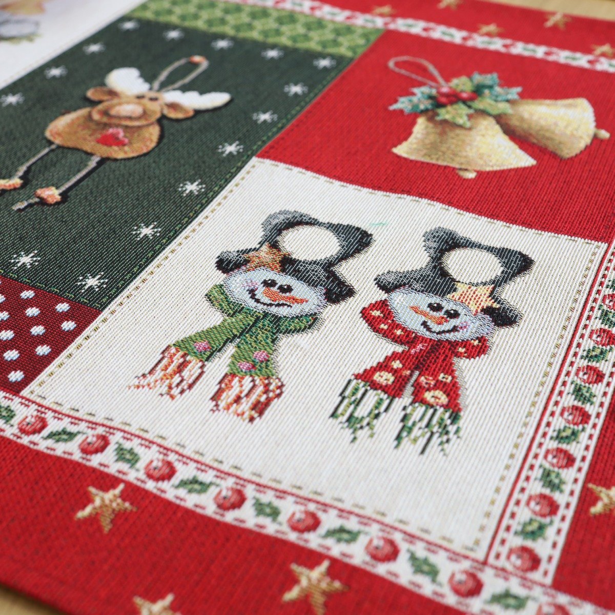 Christmas Table Runner Merry Holidays - Image 3